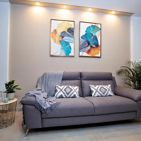 Honeycomb Designer Apartment St. Paul's Bay