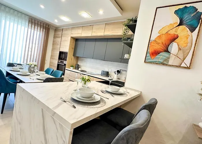 Apartment Honeycomb Designer